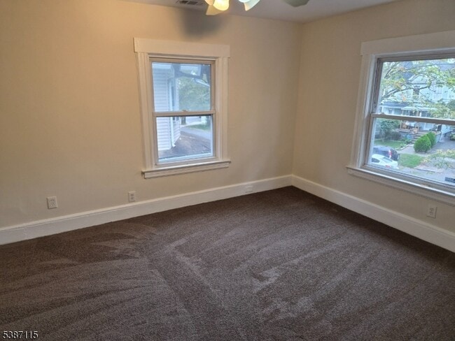 Building Photo - 510 E 7th St