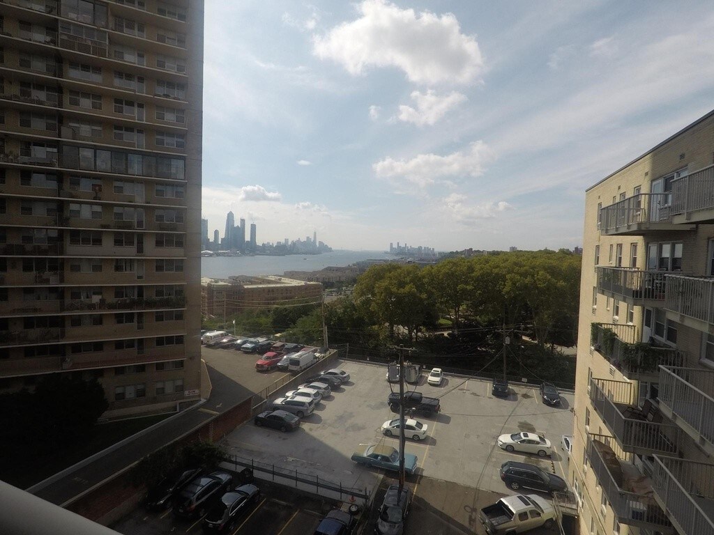 6010 Boulevard E, West New York, NJ 07093 Apartments in West New York