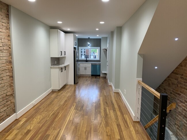 Building Photo - 3530 Chestnut Ave