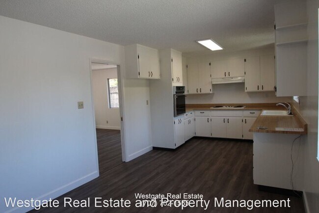 Building Photo - 3 br, 2 bath House - 1109 West Street
