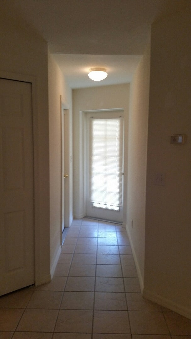 Building Photo - Great Duplex in Cape Coral with Garage ava...