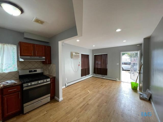 Primary Photo - 3 bedroom in Brooklyn NY 11203