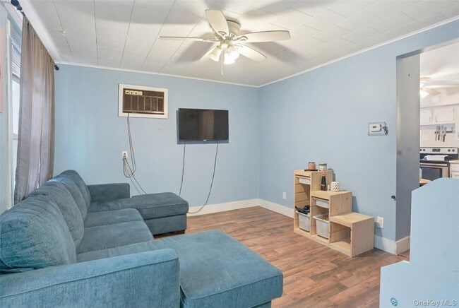 Building Photo - 14 Church St