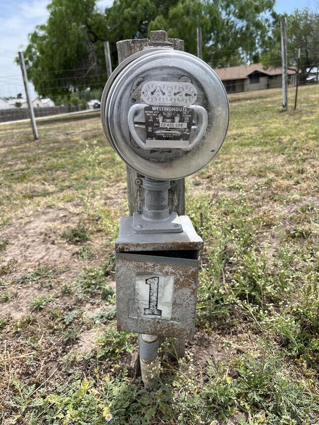 Primary Photo - 310 S Val Verde Rd