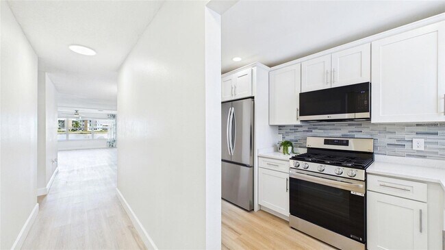 Foto del edificio - 6025 Shore Blvd S