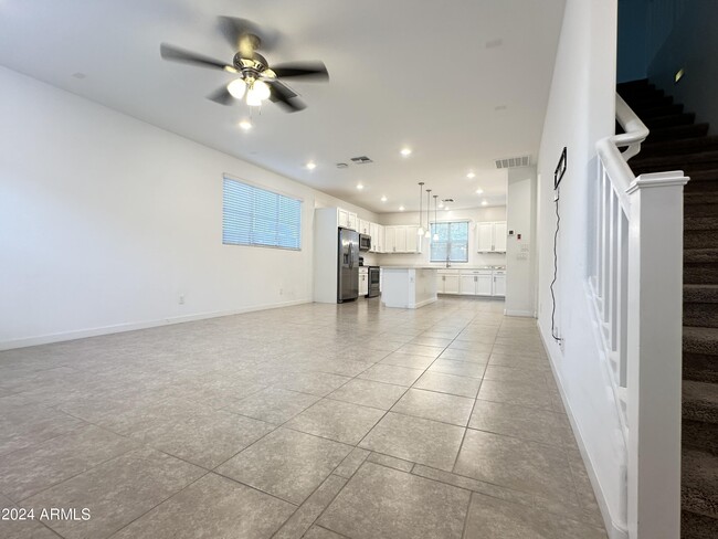 Building Photo - 1099 E Sabino Dr