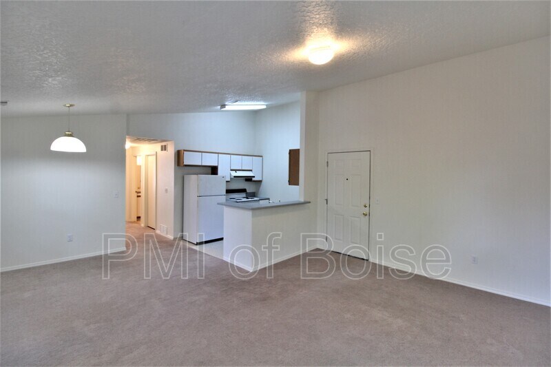 Foto principal - 2207 S Stephen Ave