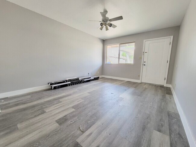 Foto del edificio - 1833 East Harvard Street, Unit 3
