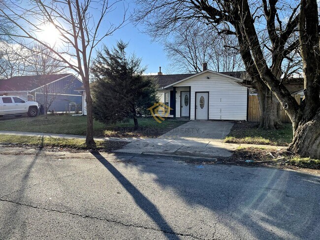 Foto del edificio - Northeastwood, Updated 4 Bedroom/2.5 Bathr...