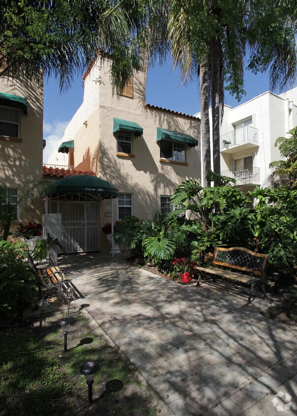 Building Photo - Victoria Apartments