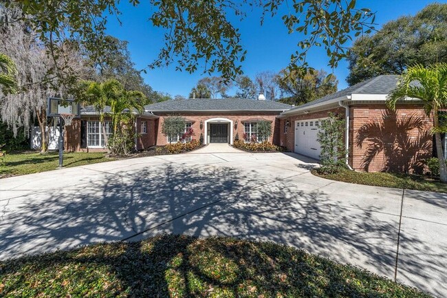 Building Photo - 302 Eastleigh Dr