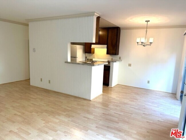 Foto del edificio - 2727 3rd St