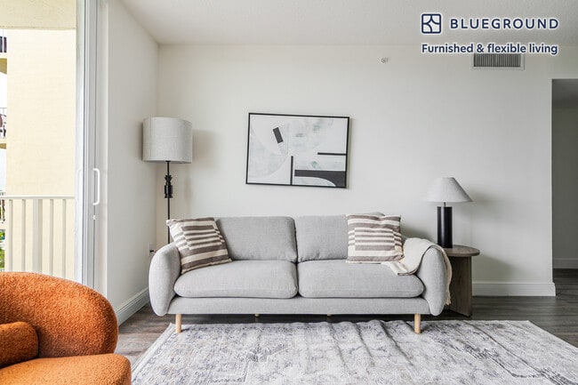 Foto del edificio - 987 SW 37th Ave