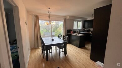 Building Photo - 6389 Rue Mignault