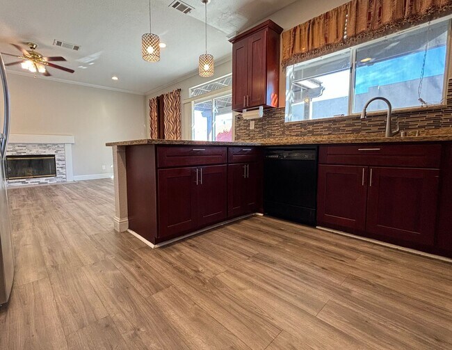 Building Photo - Beautiful 4 Bedroom 2.5 Bath home in Oakley