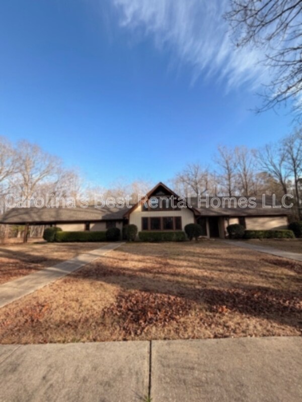 Foto del edificio - 250 Running Deer Rd