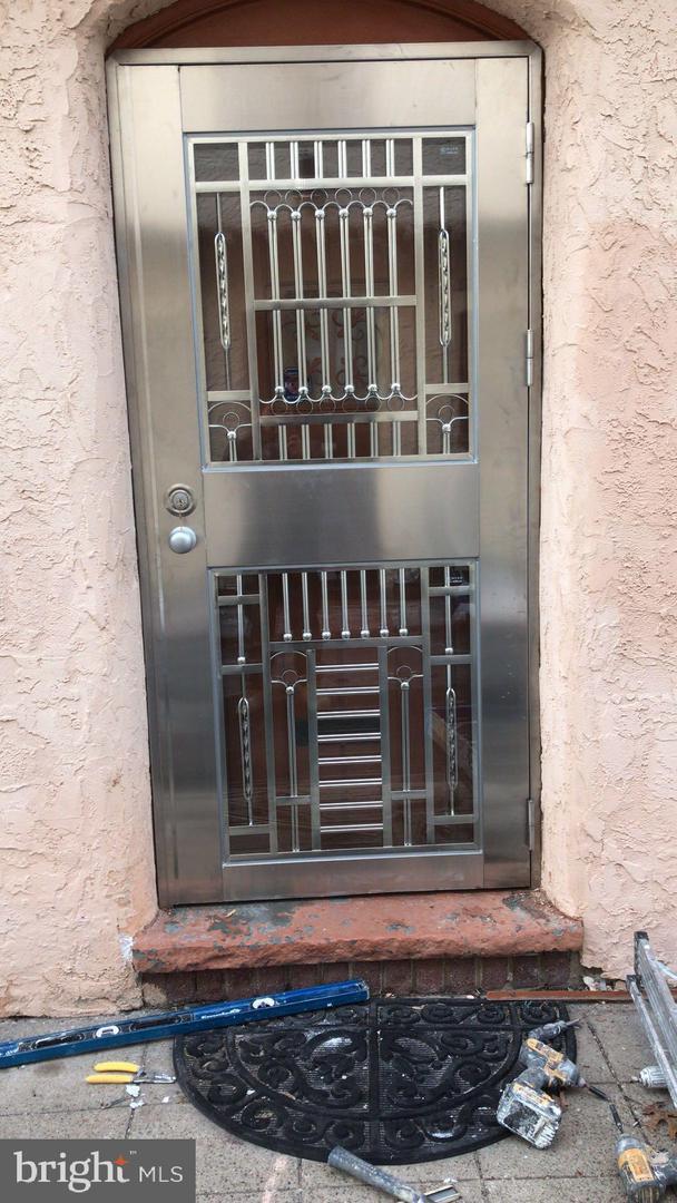 Foto del edificio - 2285 N 51st St