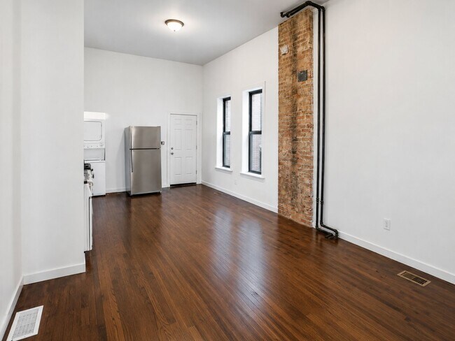 Foto del edificio - 8714 S Commercial Ave
