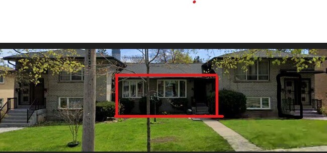 Photo du bâtiment - RENOVATED- 2 BEDROOM UNIT - With Air Conditioning - Park Lawn & Queensway