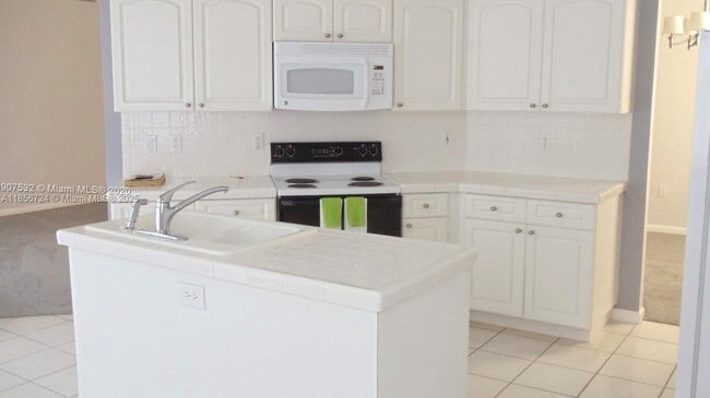 Foto del edificio - 575 SE 29th Dr