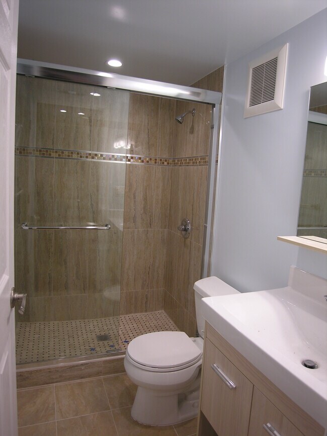 shared bathroom - 124 Ellington Ave