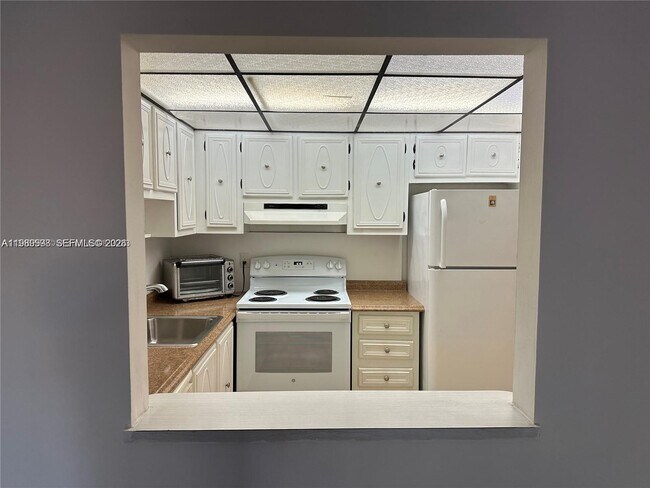 Foto del edificio - 253 S Cypress Rd