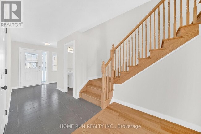 Photo du bâtiment - 124 Tonic Cres