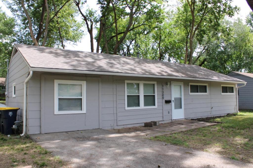 Primary Photo - 11309 Corrington Ave