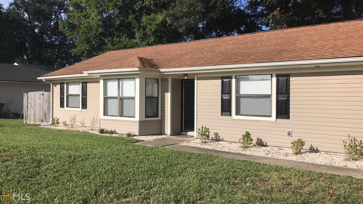 Primary Photo - 206 Westgate Cir