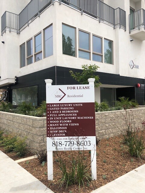 Foto del edificio - 340 N Oxford Ave