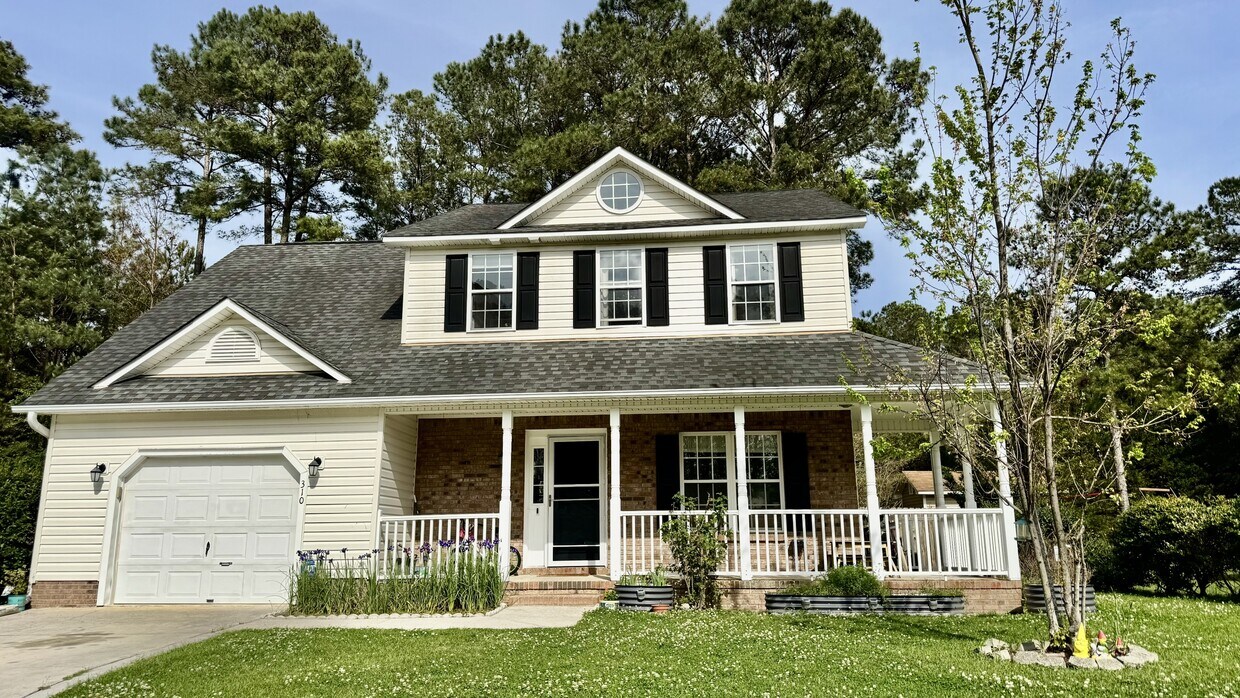 Foto principal - 310 Burning Tree Ln