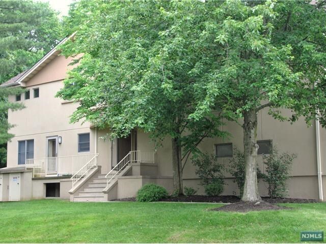 Primary Photo - 24 Rio Vista Dr