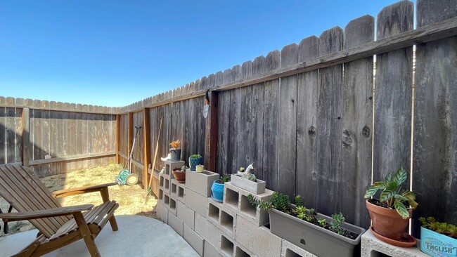 Building Photo - Luxury Townhouse in Arroyo Grande