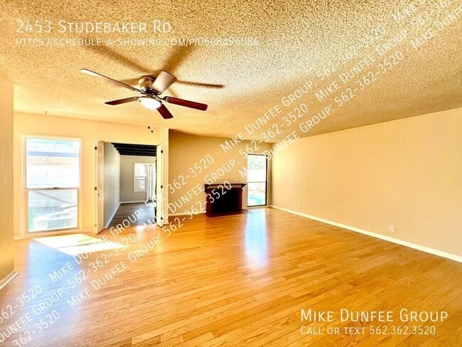 Foto del edificio - 2453 N Studebaker Rd