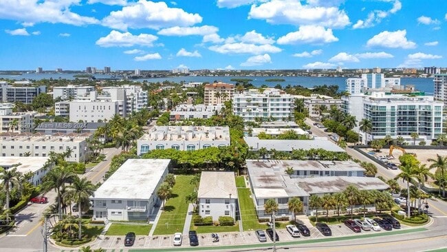 Foto del edificio - 10150 E Bay Harbor Dr