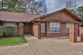 Building Photo - 2904 Old Houston Rd