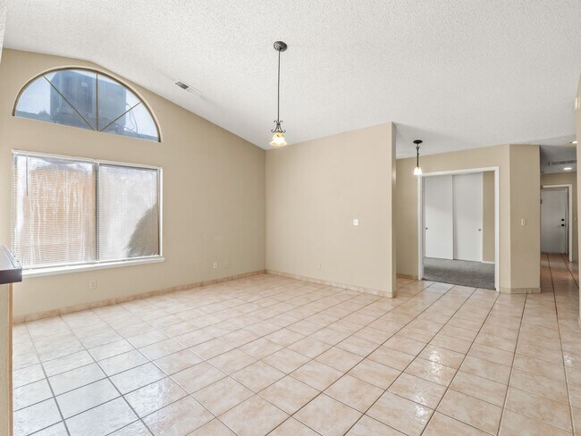 Foto del edificio - 3 Bedroom Home Rent Ready!!!