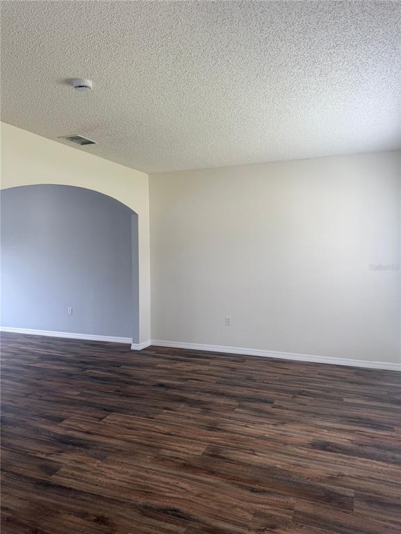 Building Photo - 401 Mallard Way