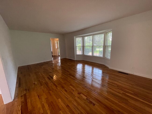 Building Photo - 110 Fisher Dr