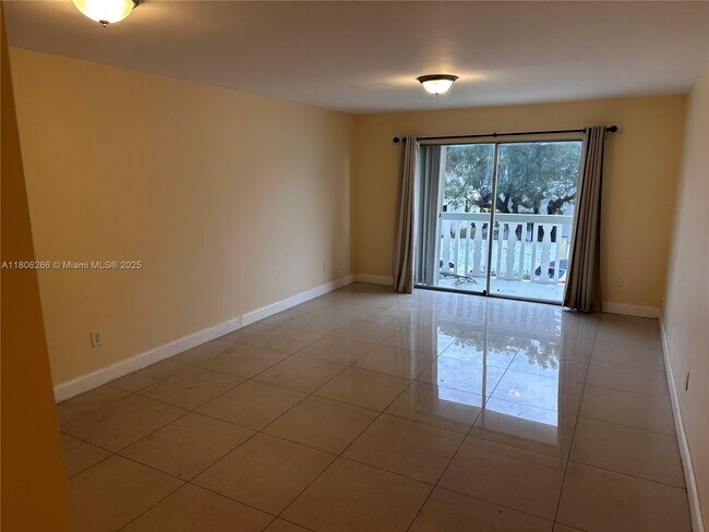 Foto del edificio - 15201 NE 6th Ave