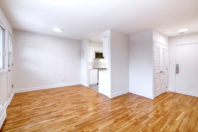 Photo du bâtiment - 735 Rue Gordon