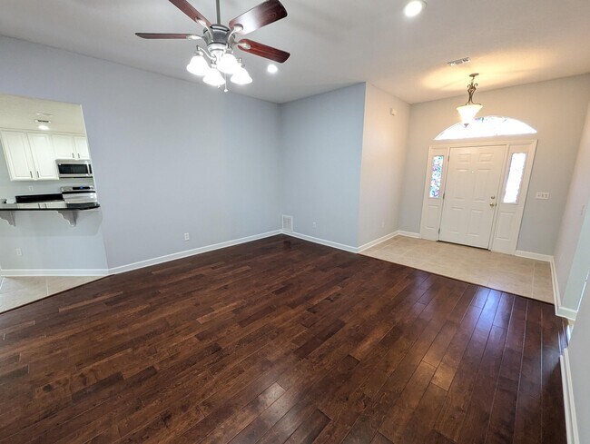 Foto del edificio - 462 Sandmore Shores Dr