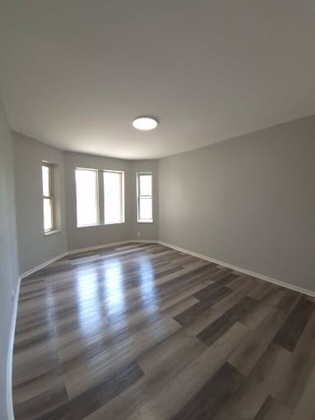 Building Photo - 1250 S Karlov