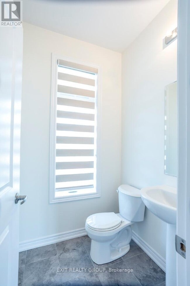 Building Photo - 18 E Vis Ter