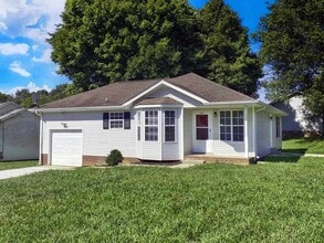 Building Photo - 700 Princeton Cir