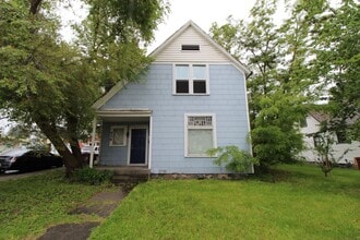 Building Photo - 426 E 8th Ave