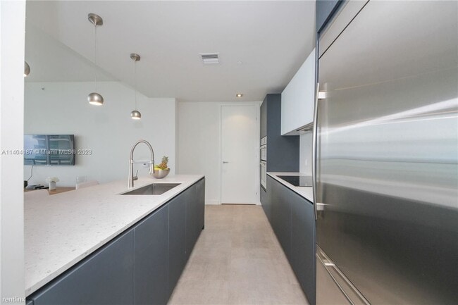 Building Photo - 2 br, 3 bath Condo - 1300 Brickell Bay Dr ...