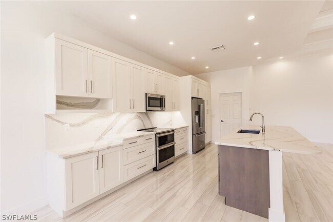 Foto del edificio - 15950 Delasol Ln