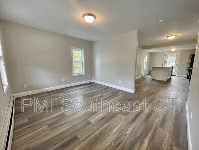 Foto del edificio - 253 Yantic St