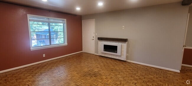 Building Photo - 3535 Roswell Rd NE